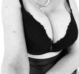 gillellisyoung Photos