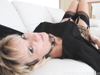 gillellisyoung Photos