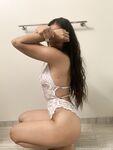 ubedientgirl Photos
