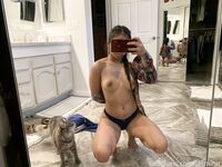 ubedientgirl Photos
