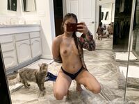 ubedientgirl Photos