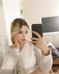 lovemeela Photos