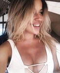lovemeela Photos