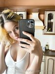 lovemeela Photos
