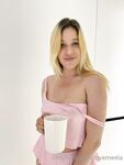 lovemeela Photos