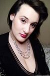 elaiyn Photos