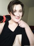 elaiyn Photos