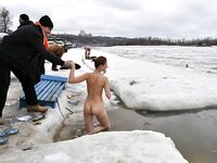 devki uno 1788 klassnye devochki morzhuyut Photos