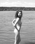 devki uno 8532 podruzhki topless Photos