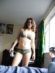 devki uno 11259 devushka poziruet topless Photos