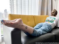 toetallydevine Photos