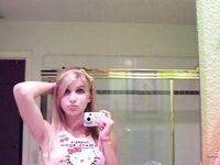 devki uno 17972 selfi blondinki Photos