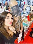 mistressafitapsultan Photos