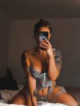 zoeuncensored Photos