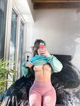 zoeuncensored Photos
