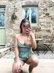 zoeuncensored Photos