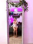 zoeuncensored Photos