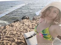 lyzmania Photos