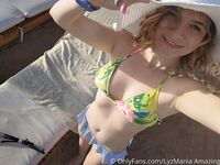 lyzmania Photos