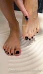 heidihotfeet Photos