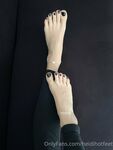 heidihotfeet Photos