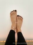 heidihotfeet Photos