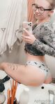 aphroditekiss Photos