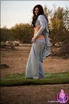 CosplayDeviants 700_YoungQueen Photos