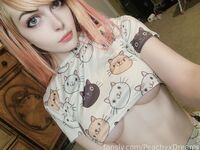 peachyxdreams Photos