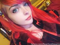 peachyxdreams Photos