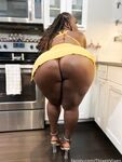thixenvixen Photos
