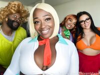 thixenvixen Photos