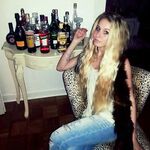 Blonde Amateur Nude Set