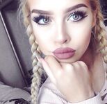 Blonde stunners/
