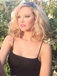 Blonde stunners/