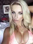 Blonde stunners/