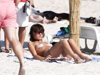 Oon the only one naked"
