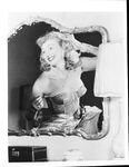 Vintage Model Lynne O'Neill
