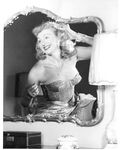 Vintage Model Lynne O'Neill