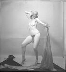 Vintage Model Lynne O'Neill