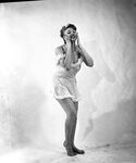 Vintage Model Lynne O'Neill