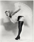 Vintage Model Lynne O'Neill