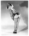 Vintage Model Lynne O'Neill