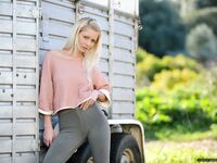 Anneli (aka Pinky June) - Taming