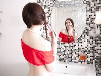 Ernesta - Reflecting