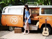 Nora - Gene Oryx - VW Bus
