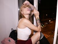 Nadeshda N, Eva  - The window