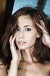 Irina J - Landsby