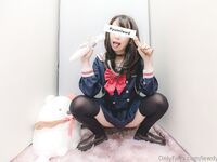 lewdyumi Photos