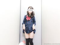 lewdyumi Photos